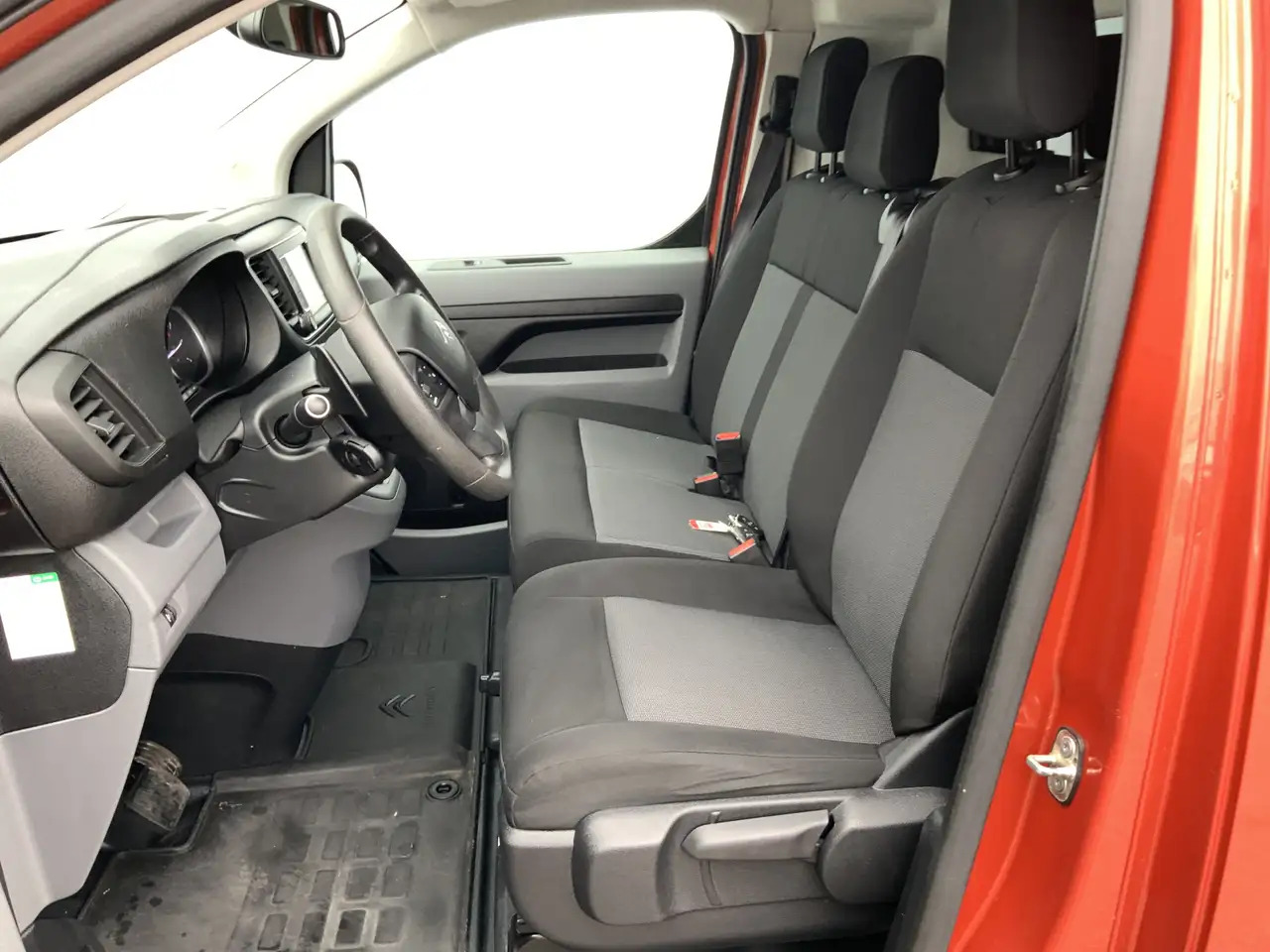 Citroen Jumpy 2.0 BlueHDI 180 Business M S&S Automaat Airco Crui - Krovininis mikroautobusas: foto 4 Citroen Jumpy 2.0 BlueHDI 180 Business M S&S Automaat Airco Crui - Krovininis mikroautobusas: foto 4