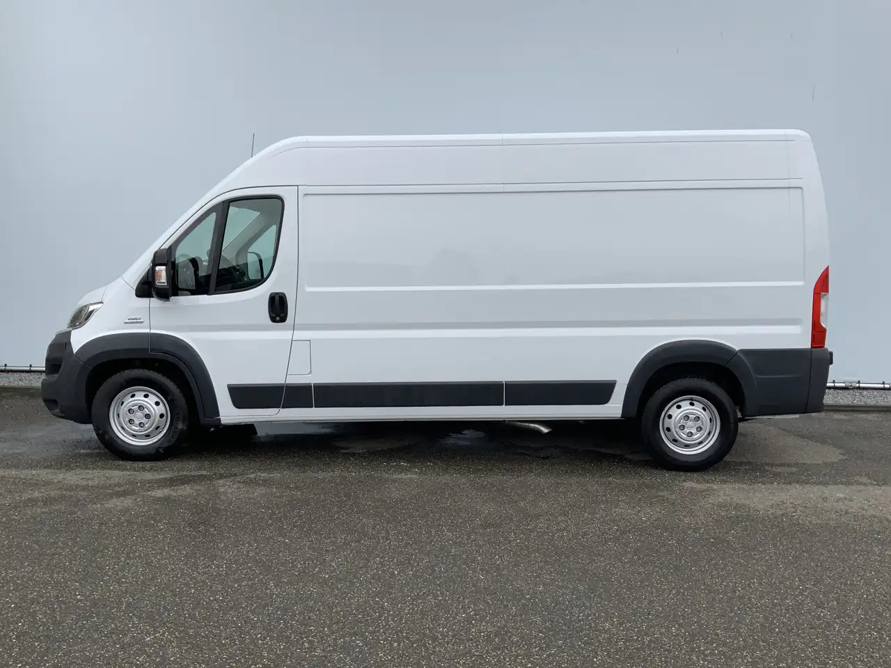 Fiat Ducato 35H 2.3 MultiJet L3H2 Maxi Airco Cruise Navi 3 Zit - Krovininis mikroautobusas: foto 4 Fiat Ducato 35H 2.3 MultiJet L3H2 Maxi Airco Cruise Navi 3 Zit - Krovininis mikroautobusas: foto 4
