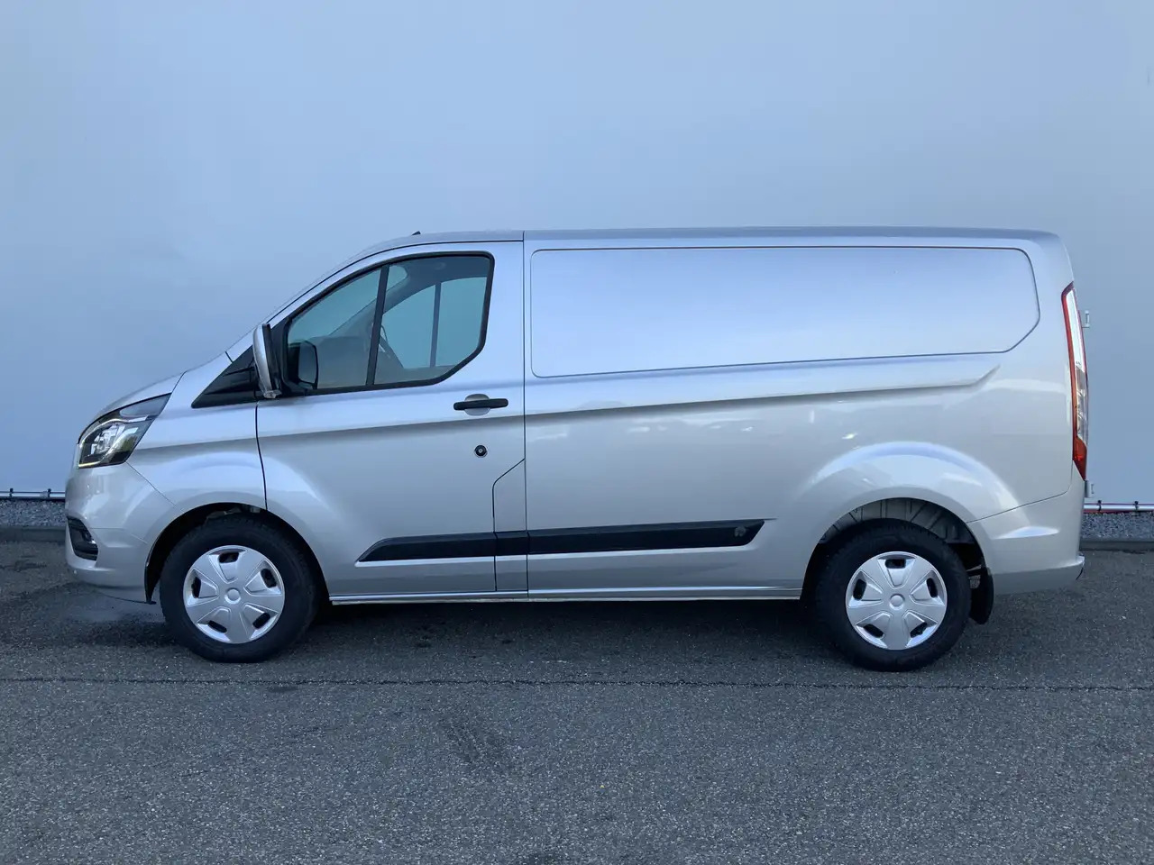 Ford Transit Custom 300 2.0 TDCI L1H1 Limited Airco Cruise Camera 3 Zi - Kita technika: foto 3 Ford Transit Custom 300 2.0 TDCI L1H1 Limited Airco Cruise Camera 3 Zi - Kita technika: foto 3