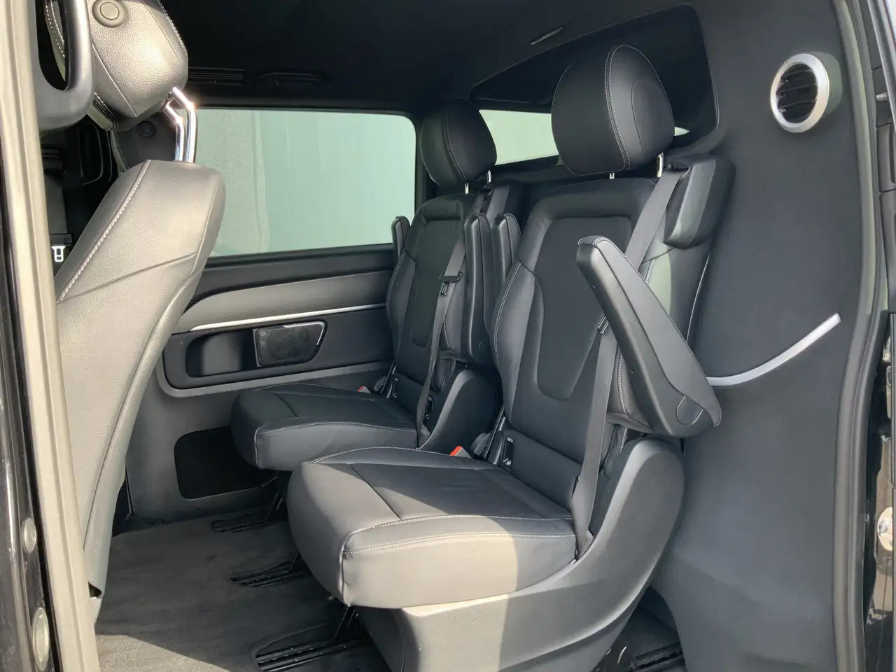 Mercedes-Benz V 300 300d Extra Lang Dub Cab Autom. Avantgarde Edition - Kita technika: foto 3 Mercedes-Benz V 300 300d Extra Lang Dub Cab Autom. Avantgarde Edition - Kita technika: foto 3