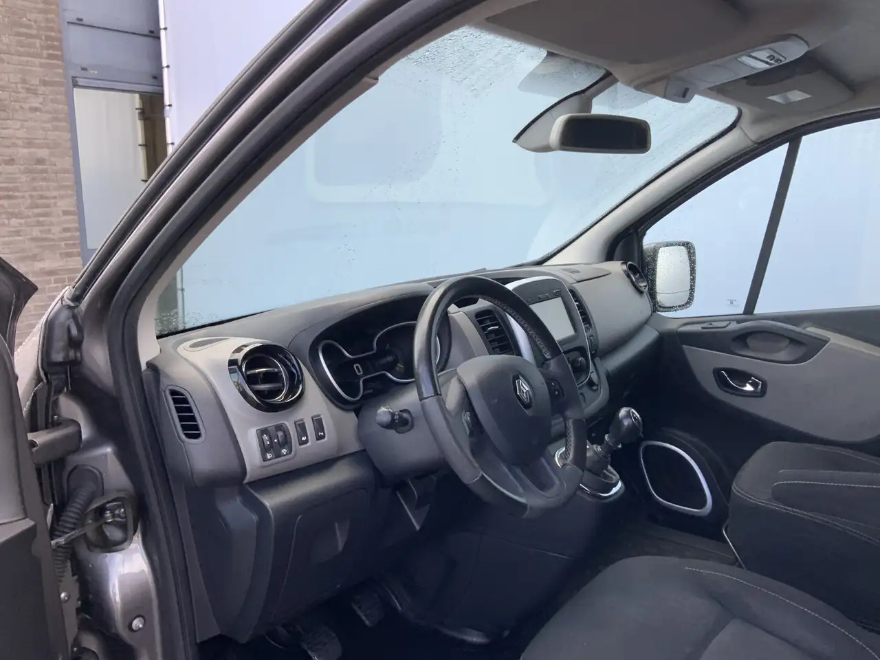 Renault Trafic 1.6 dCi T29 L2H1 DC Comfort Energy Airco Cruise Na - Kita technika: foto 5 Renault Trafic 1.6 dCi T29 L2H1 DC Comfort Energy Airco Cruise Na - Kita technika: foto 5