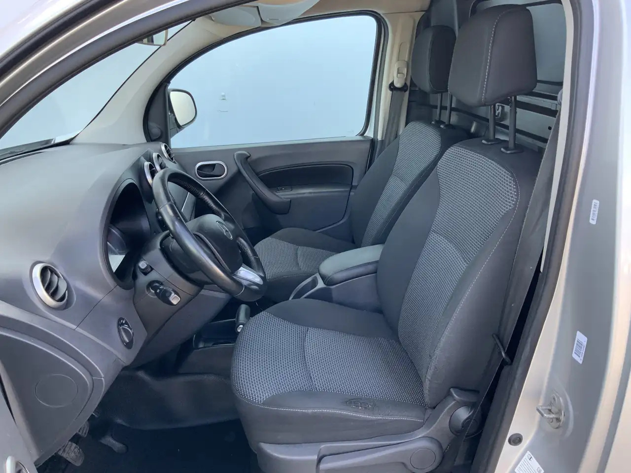 Mercedes-Benz Citan 109 CDI BlueEFFICIENCY Airco Cruise Euro 5 - Mažas furgonas: foto 4 Mercedes-Benz Citan 109 CDI BlueEFFICIENCY Airco Cruise Euro 5 - Mažas furgonas: foto 4