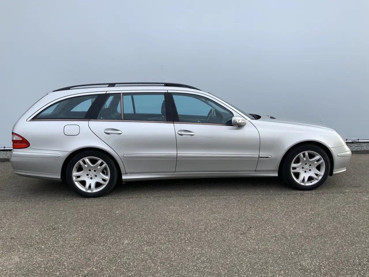Universalas Mercedes-Benz E 500 Combi V8 Elegance 4-Matic airmatic,full option: foto 15