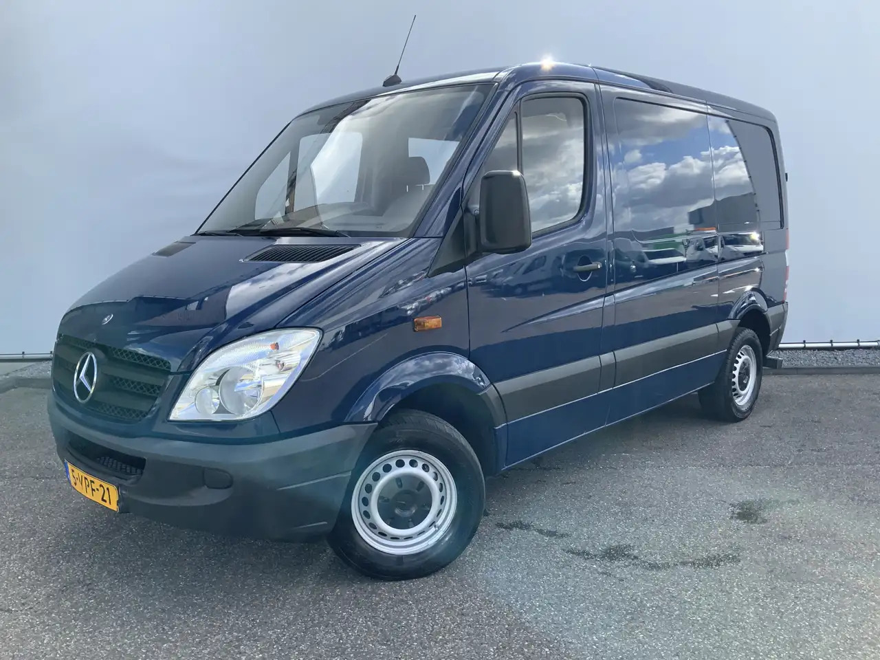 Mercedes-Benz Sprinter 210 2.2 CDI 325 L1H1 Airco Cruise 3 Zits Opstap Ba - Krovininis mikroautobusas: foto 1 Mercedes-Benz Sprinter 210 2.2 CDI 325 L1H1 Airco Cruise 3 Zits Opstap Ba - Krovininis mikroautobusas: foto 1