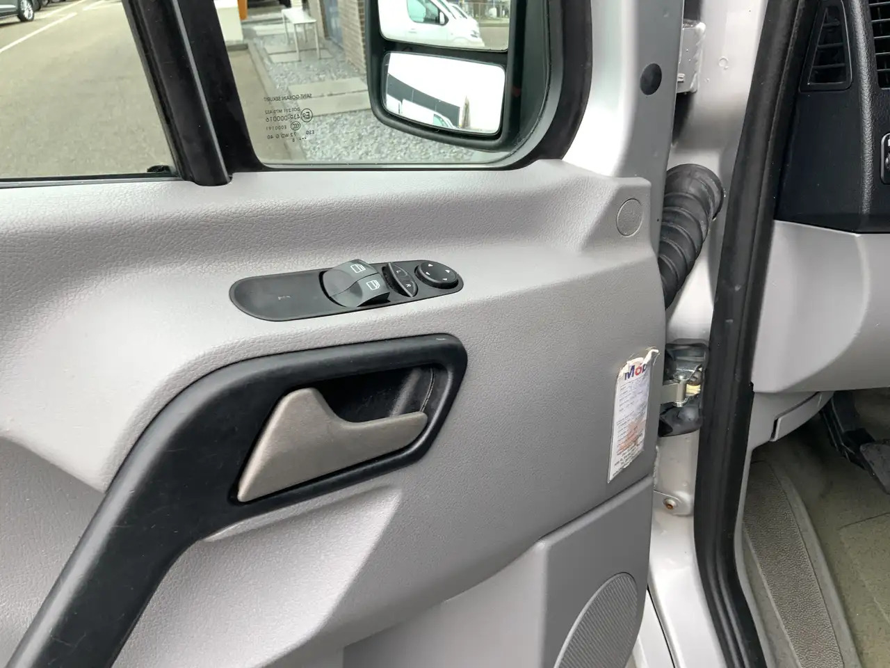 Mercedes-Benz Sprinter 213 2.2 CDI 325 L1H1 Airco Cruise Euro 4 - Krovininis mikroautobusas: foto 5 Mercedes-Benz Sprinter 213 2.2 CDI 325 L1H1 Airco Cruise Euro 4 - Krovininis mikroautobusas: foto 5