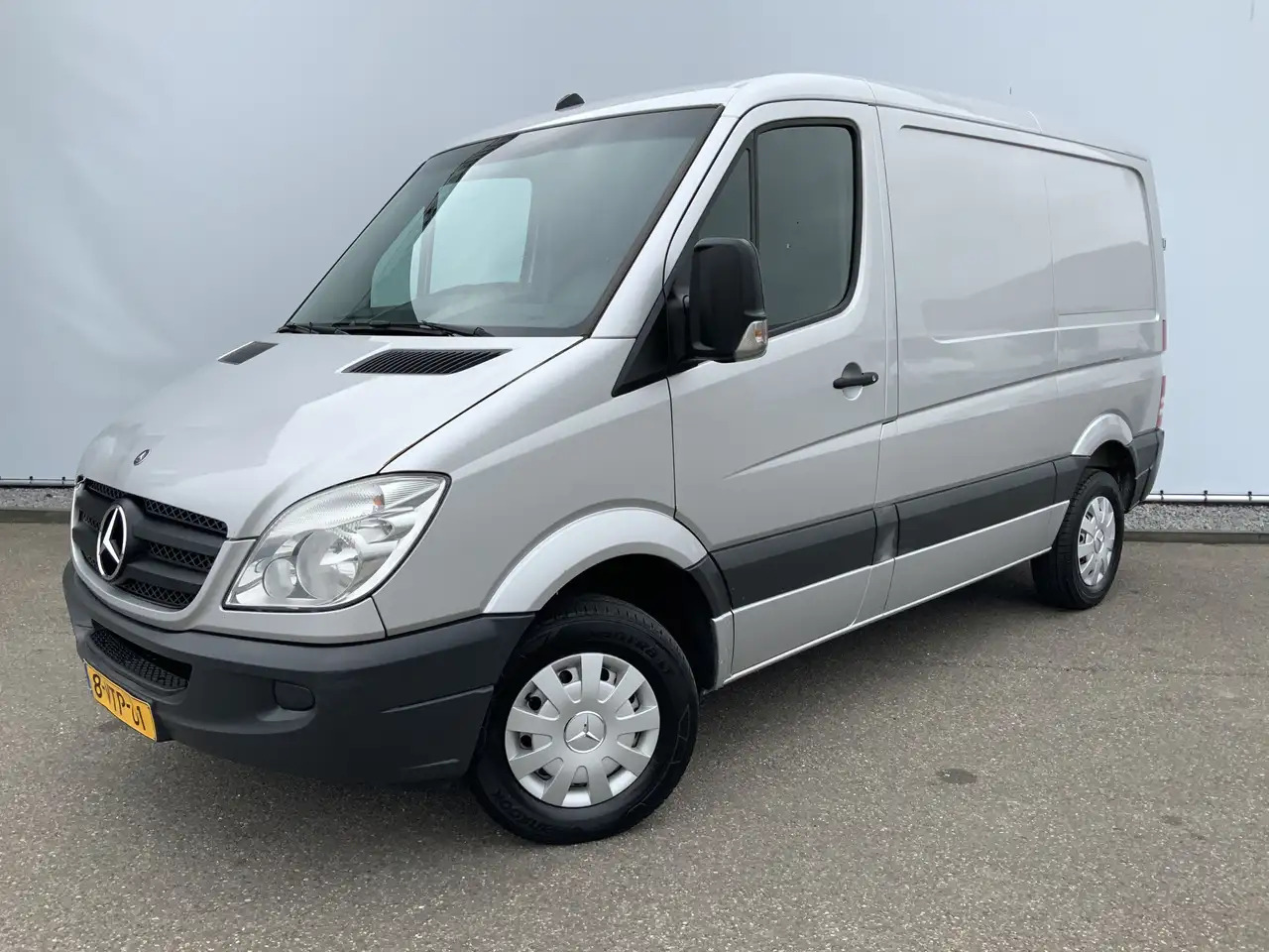 Mercedes-Benz Sprinter 213 2.2 CDI 325 L1H1 Airco Cruise Euro 4 - Krovininis mikroautobusas: foto 1 Mercedes-Benz Sprinter 213 2.2 CDI 325 L1H1 Airco Cruise Euro 4 - Krovininis mikroautobusas: foto 1