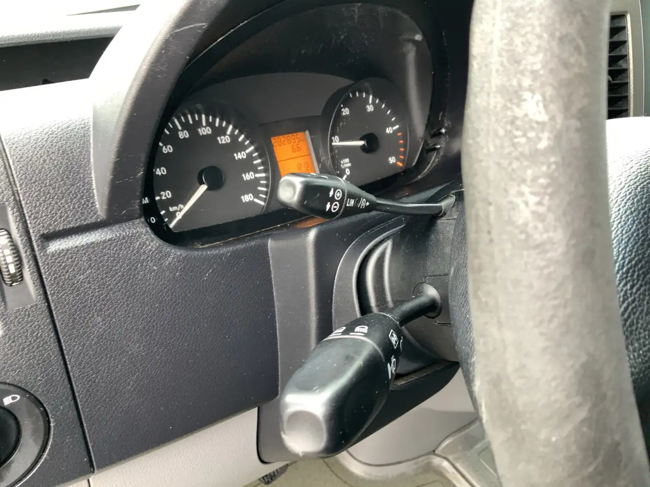 Mercedes-Benz Sprinter 213 2.2 CDI 325 L1H1 Airco Cruise Euro 4 - Krovininis mikroautobusas: foto 4 Mercedes-Benz Sprinter 213 2.2 CDI 325 L1H1 Airco Cruise Euro 4 - Krovininis mikroautobusas: foto 4