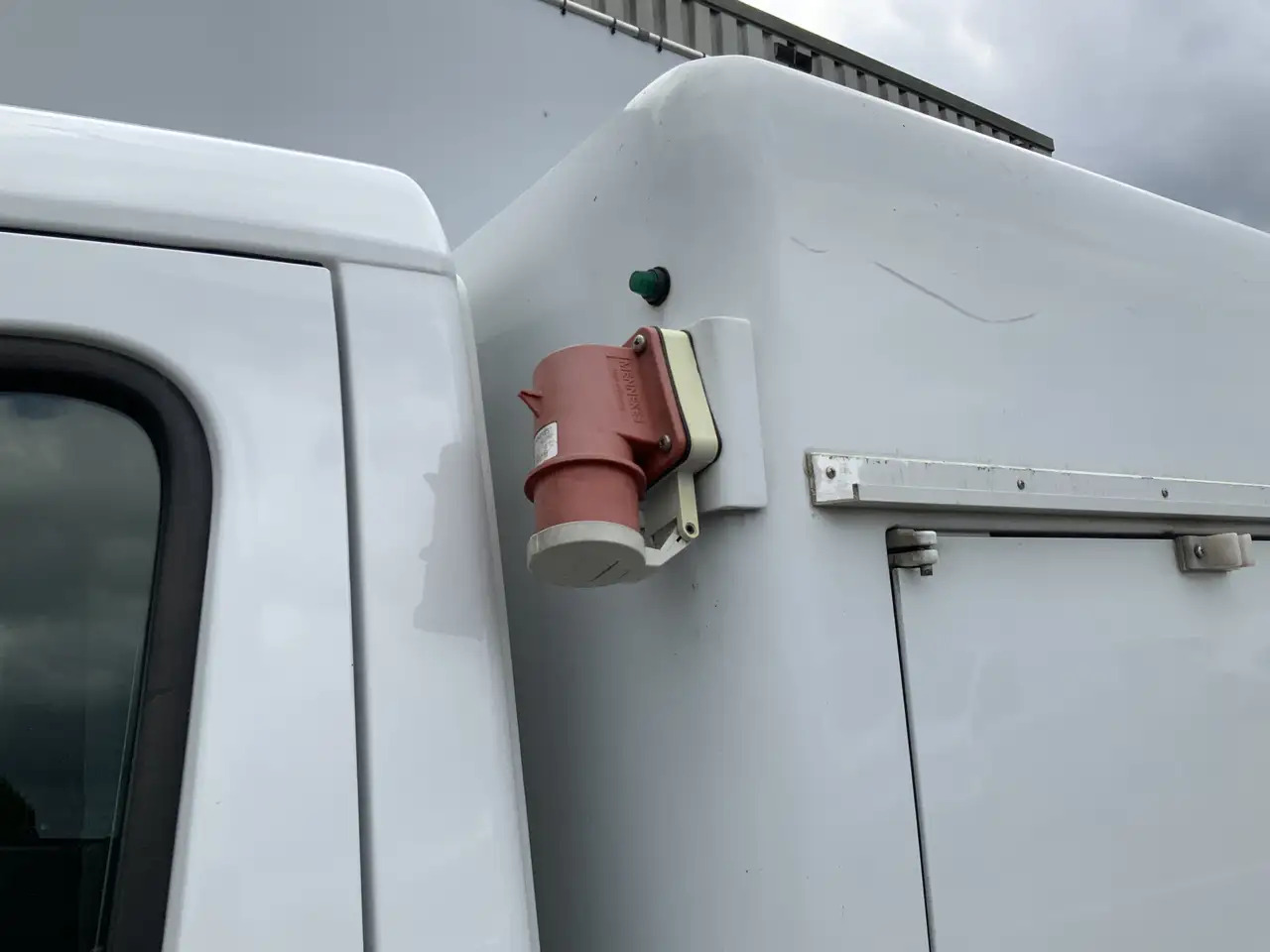 Mercedes-Benz Sprinter 310 2.2 CDI 366 ijswagen 40 gr _0 Deuren 10 Euro 5 - Furgonas šaldytuvas: foto 3 Mercedes-Benz Sprinter 310 2.2 CDI 366 ijswagen 40 gr _0 Deuren 10 Euro 5 - Furgonas šaldytuvas: foto 3