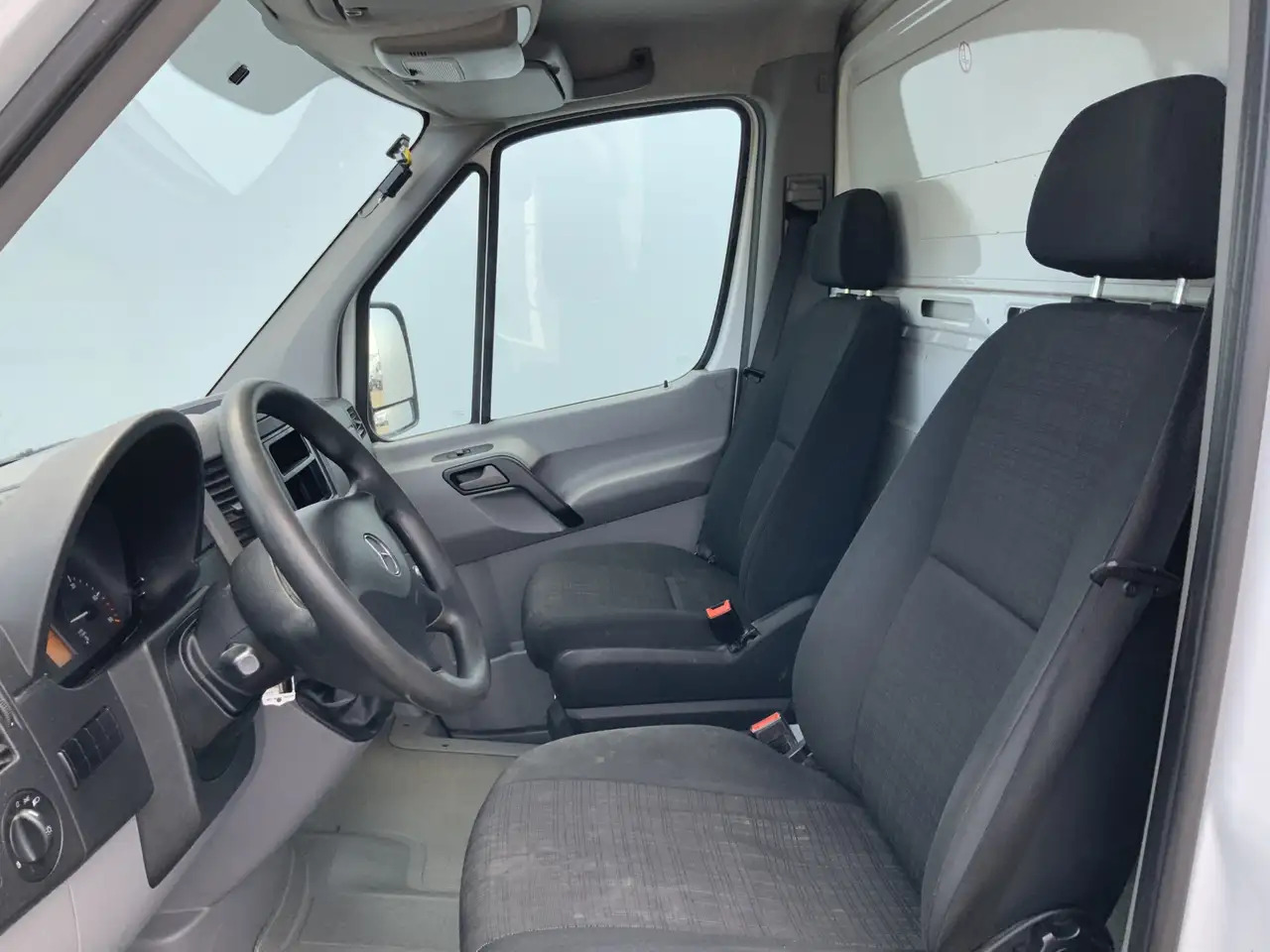 Mercedes-Benz Sprinter 311 2.2 CDI 366 ijsAuto - 40 C. Deuren 10 Euro 6 - Furgonas šaldytuvas: foto 4 Mercedes-Benz Sprinter 311 2.2 CDI 366 ijsAuto - 40 C. Deuren 10 Euro 6 - Furgonas šaldytuvas: foto 4