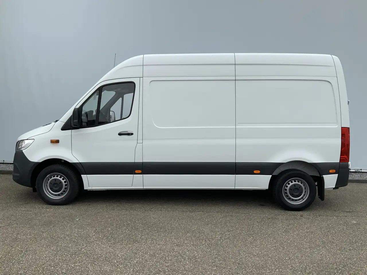 Mercedes-Benz Sprinter 314 2.2 CDI L2H2 Airco Camera Navi 3 Zits MBUX Sch - Krovininis mikroautobusas: foto 3 Mercedes-Benz Sprinter 314 2.2 CDI L2H2 Airco Camera Navi 3 Zits MBUX Sch - Krovininis mikroautobusas: foto 3