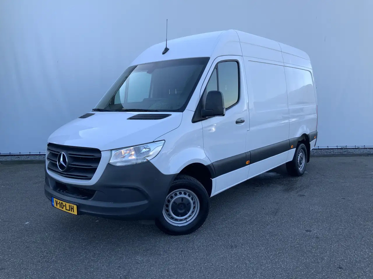 Mercedes-Benz Sprinter 319 3.0 CDI L2H2 Automaat Airco Navi Cruise Leer 3 - Krovininis mikroautobusas: foto 1 Mercedes-Benz Sprinter 319 3.0 CDI L2H2 Automaat Airco Navi Cruise Leer 3 - Krovininis mikroautobusas: foto 1