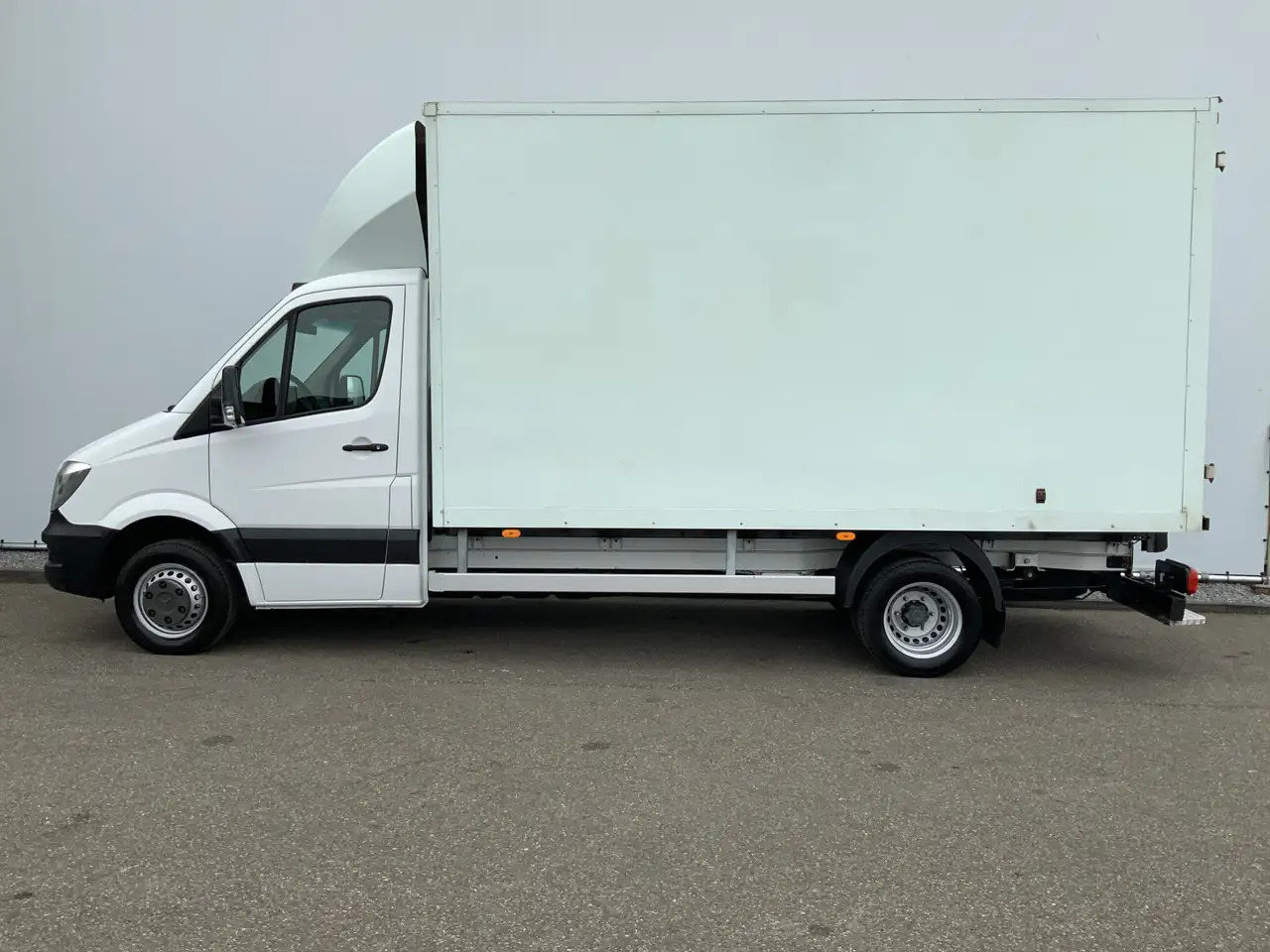 Mercedes-Benz Sprinter 516 2.2 CDI 432 Meubelbak&Deuren &Trap Airco 3 Zit - Furgonas su krovinių dėže: foto 3 Mercedes-Benz Sprinter 516 2.2 CDI 432 Meubelbak&Deuren &Trap Airco 3 Zit - Furgonas su krovinių dėže: foto 3