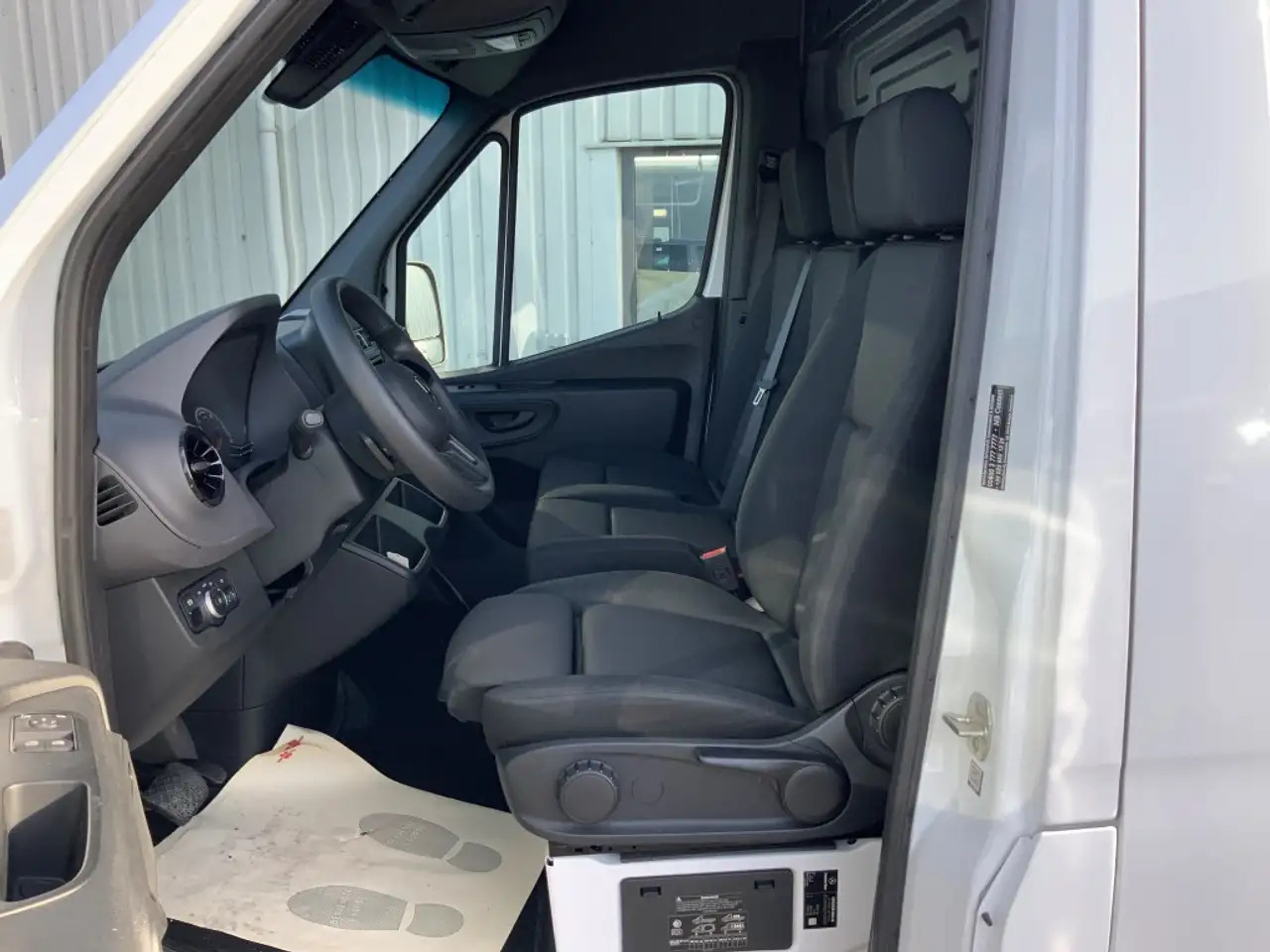 Krovininis mikroautobusas Mercedes-Benz Sprinter E-Sprinter NIEUW !!! L2H2 55 kWh Airco 3 Zits Opst: foto 7