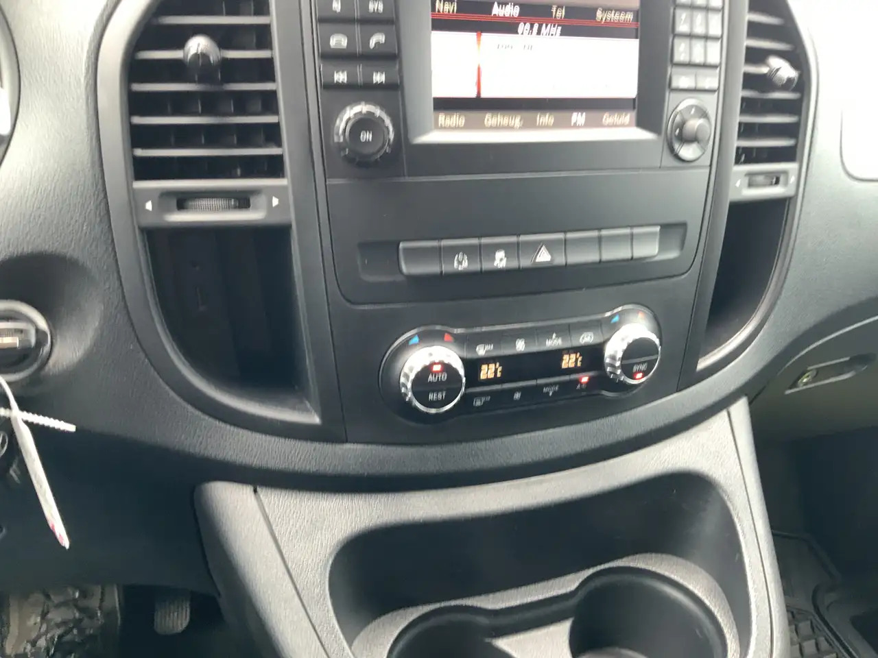 Mercedes-Benz Vito 116 CDI Lang Automaat Airco Cruise Camera Trekhaak - Krovininis mikroautobusas: foto 5 Mercedes-Benz Vito 116 CDI Lang Automaat Airco Cruise Camera Trekhaak - Krovininis mikroautobusas: foto 5