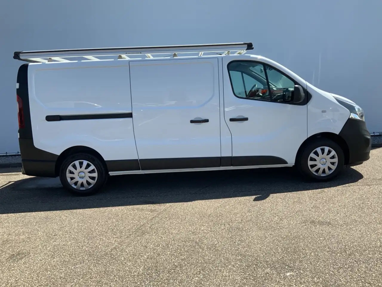 Opel Vivaro 1.6 CDTI L2H1 Edition EcoFlex Airco Cruise Imperia - Krovininis mikroautobusas: foto 3 Opel Vivaro 1.6 CDTI L2H1 Edition EcoFlex Airco Cruise Imperia - Krovininis mikroautobusas: foto 3