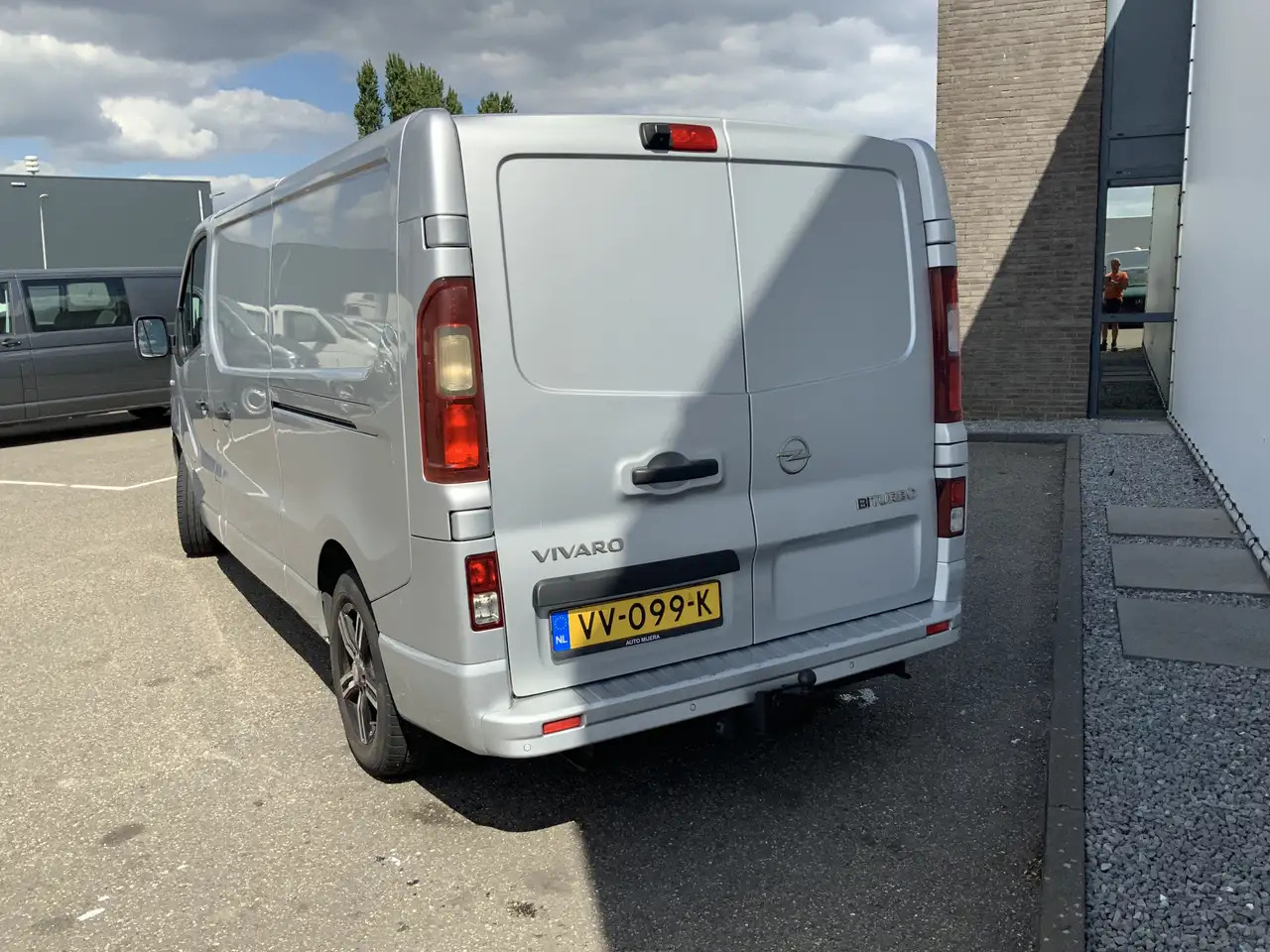 Opel Vivaro 1.6 CDTI L2H1 Sport EcoFlex (MOTOR DEFECT !!!!)Air - Krovininis mikroautobusas: foto 3 Opel Vivaro 1.6 CDTI L2H1 Sport EcoFlex (MOTOR DEFECT !!!!)Air - Krovininis mikroautobusas: foto 3