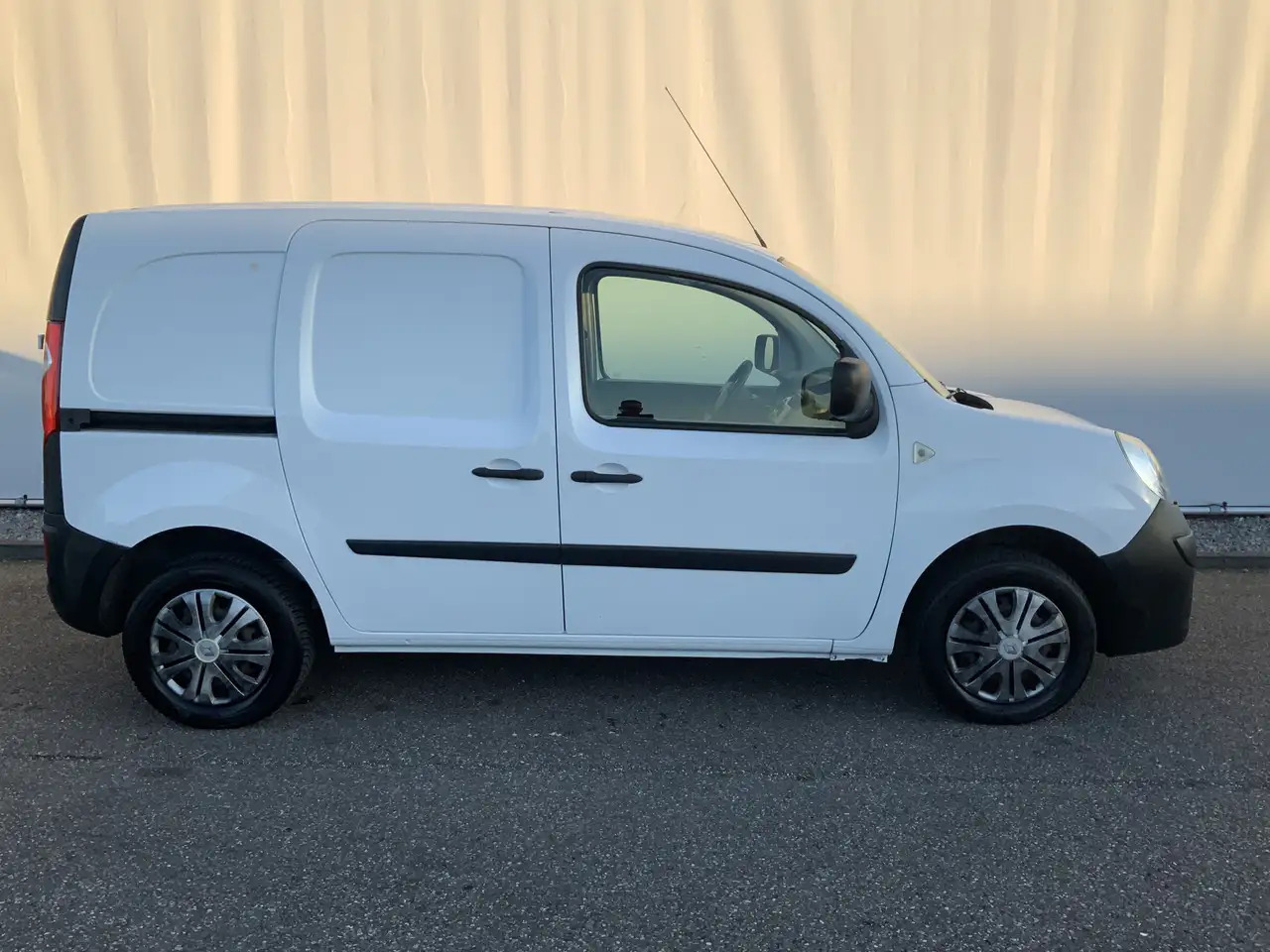Renault Kangoo Express 1.5 dCi 70 Express Comfort Airco Trekhaak lizingą Renault Kangoo Express 1.5 dCi 70 Express Comfort Airco Trekhaak: foto 11 Renault Kangoo Express 1.5 dCi 70 Express Comfort Airco Trekhaak lizingą Renault Kangoo Express 1.5 dCi 70 Express Comfort Airco Trekhaak: foto 11