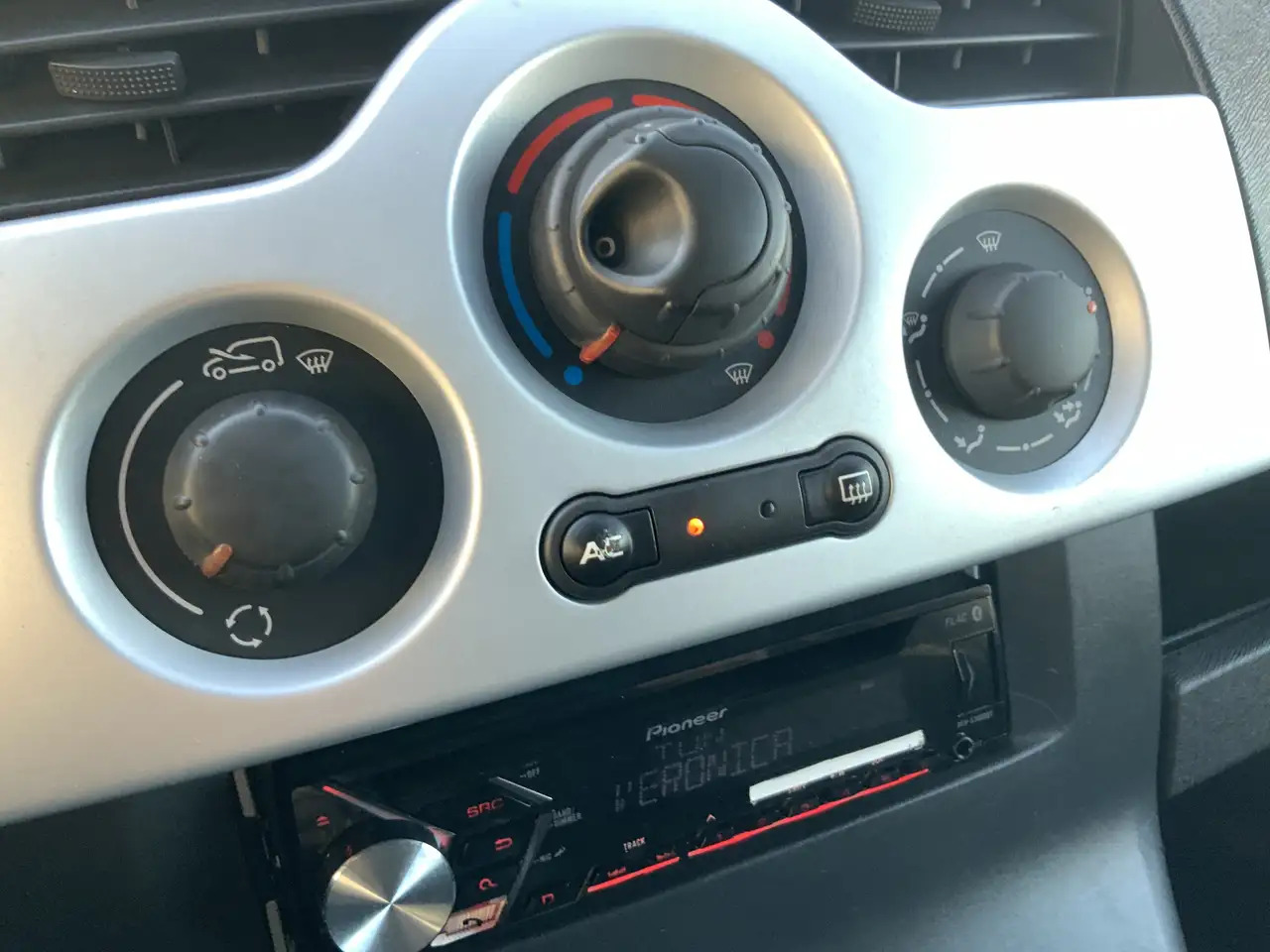 Renault Kangoo Express 1.5 dCi 70 Express Comfort Airco Trekhaak lizingą Renault Kangoo Express 1.5 dCi 70 Express Comfort Airco Trekhaak: foto 6 Renault Kangoo Express 1.5 dCi 70 Express Comfort Airco Trekhaak lizingą Renault Kangoo Express 1.5 dCi 70 Express Comfort Airco Trekhaak: foto 6