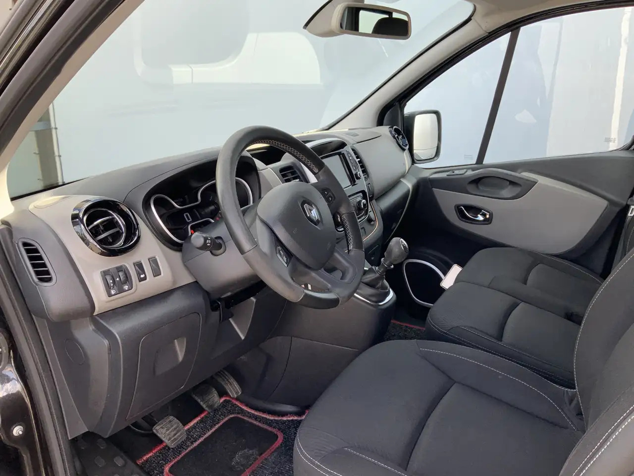 Renault Trafic 1.6 dCi T27 L1H1 Dub Cab Airco Cruise 6 Zits Alu V - Komercinis automobilis su dviguba kabina: foto 5 Renault Trafic 1.6 dCi T27 L1H1 Dub Cab Airco Cruise 6 Zits Alu V - Komercinis automobilis su dviguba kabina: foto 5