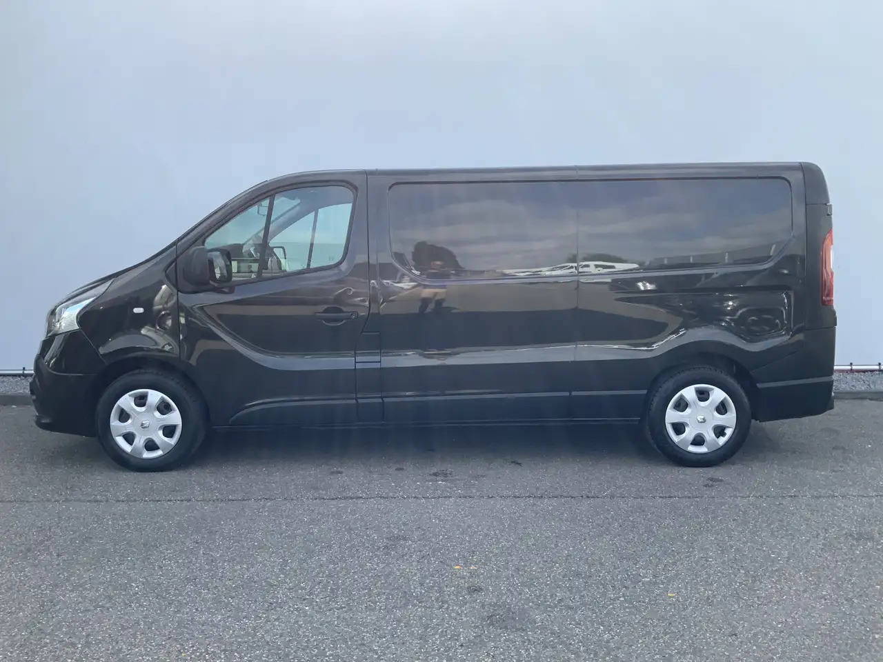 Renault Trafic 1.6 dCi T29 L2H1 Airco Cruise 3 Zits Navi Trekhaak - Krovininis mikroautobusas: foto 3 Renault Trafic 1.6 dCi T29 L2H1 Airco Cruise 3 Zits Navi Trekhaak - Krovininis mikroautobusas: foto 3