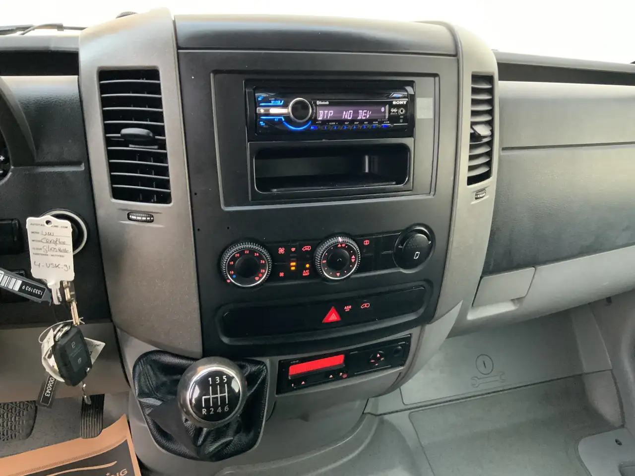 Volkswagen Crafter 35 2.0 TDI L3H1 Glasresteel Airco Cruise 3 Zits UI - Furgonas su krovinių dėže, Komunalinė/ Specializuota technika: foto 5 Volkswagen Crafter 35 2.0 TDI L3H1 Glasresteel Airco Cruise 3 Zits UI - Furgonas su krovinių dėže, Komunalinė/ Specializuota technika: foto 5