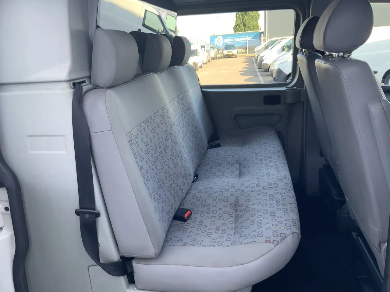 Volkswagen T5 Transporter 2.5 TDI 300 Budgetline Automaat DubCab Airco Trekh - Komercinis automobilis su dviguba kabina: foto 4 Volkswagen T5 Transporter 2.5 TDI 300 Budgetline Automaat DubCab Airco Trekh - Komercinis automobilis su dviguba kabina: foto 4