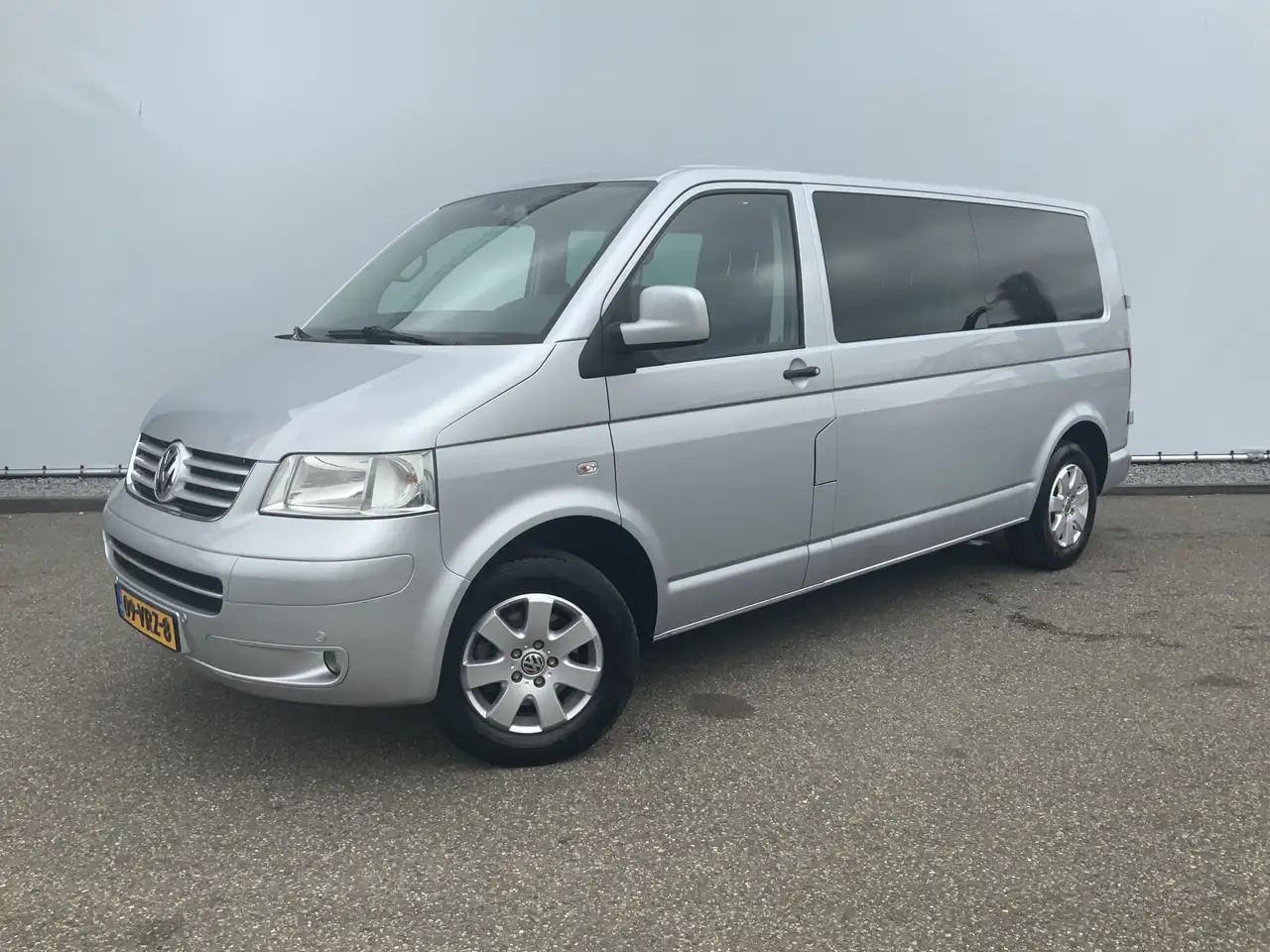 Volkswagen T5 Transporter 2.5 TDI 340 Automaat Trendline Dub Cab 5 Zits Leer - Komercinis automobilis su dviguba kabina: foto 1 Volkswagen T5 Transporter 2.5 TDI 340 Automaat Trendline Dub Cab 5 Zits Leer - Komercinis automobilis su dviguba kabina: foto 1