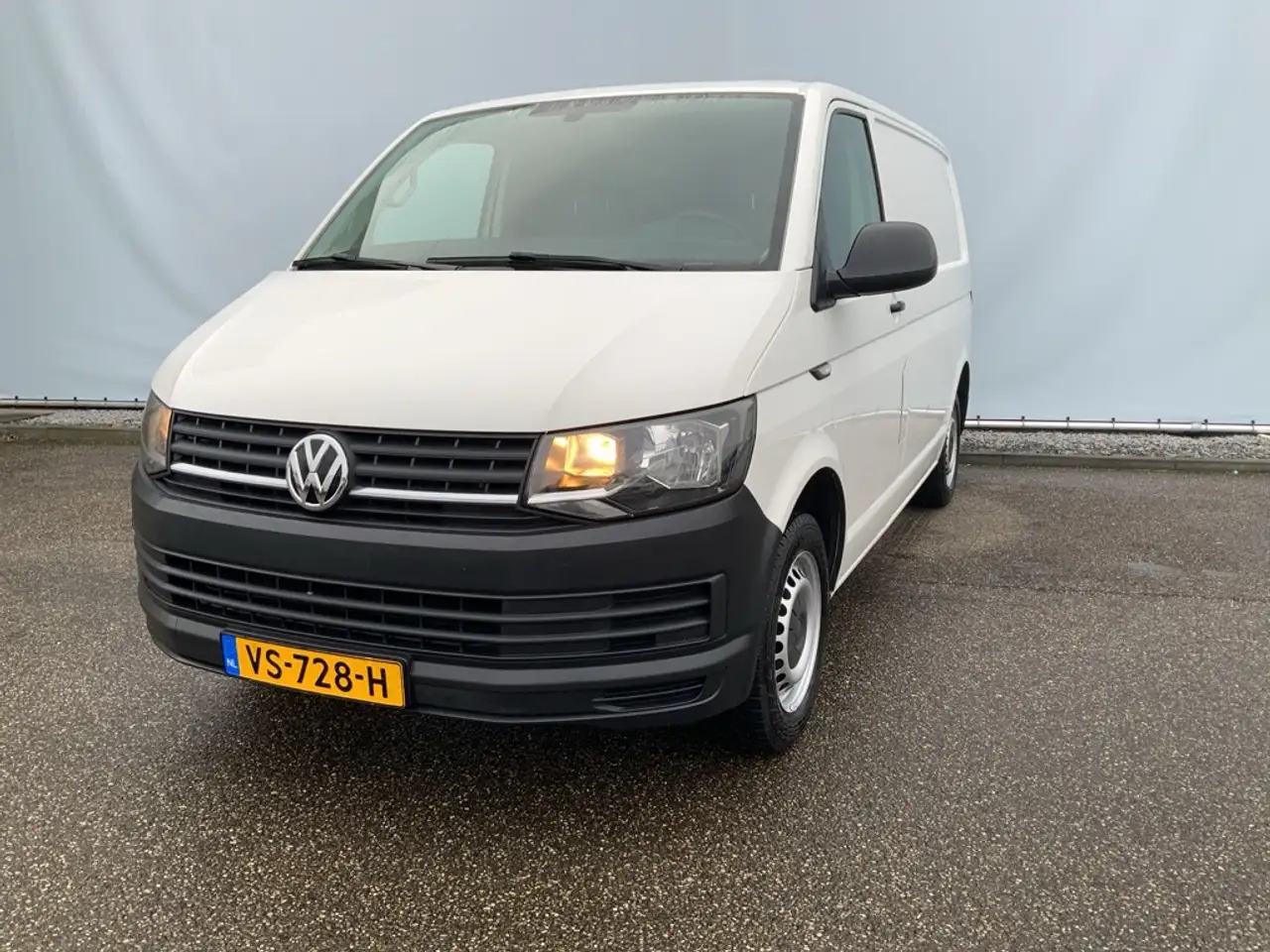Volkswagen T6 Transporter 2.0 TDI L1H1 Comfortline Airco Navi Trekhaak 2200 - Krovininis mikroautobusas: foto 1 Volkswagen T6 Transporter 2.0 TDI L1H1 Comfortline Airco Navi Trekhaak 2200 - Krovininis mikroautobusas: foto 1