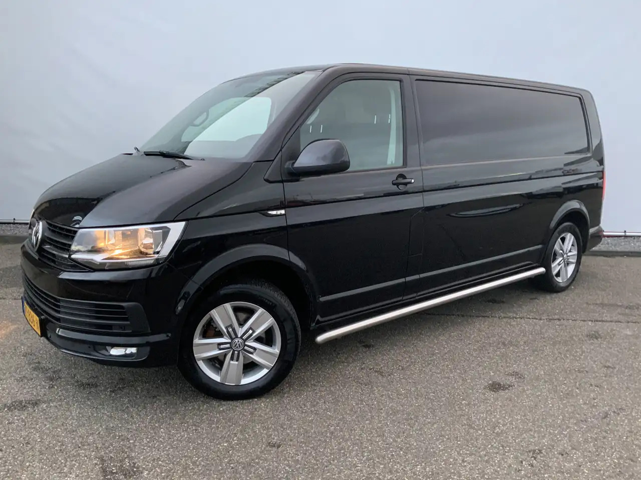 Volkswagen T6 Transporter 2.0 TDI L2H2 Highline Automaat Airco Cruise Navi A - Krovininis mikroautobusas: foto 1 Volkswagen T6 Transporter 2.0 TDI L2H2 Highline Automaat Airco Cruise Navi A - Krovininis mikroautobusas: foto 1