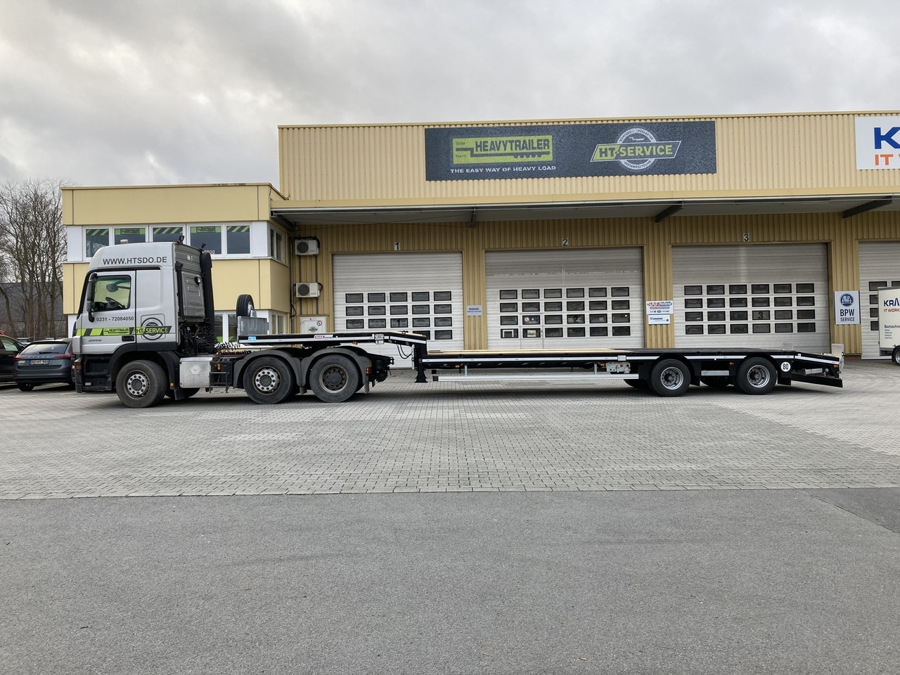 FAYMONVILLE MAX Trailer 2-Achs-Semi zwangsgelenkt - Žemo profilio platforma puspriekabė: foto 1 FAYMONVILLE MAX Trailer 2-Achs-Semi zwangsgelenkt - Žemo profilio platforma puspriekabė: foto 1