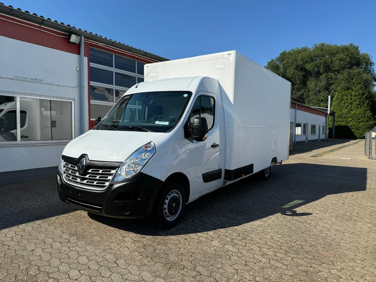 Renault Master Koffer mit Auffahrrampe 1200kg Nutzlast - Furgonas su krovinių dėže: foto 1 Renault Master Koffer mit Auffahrrampe 1200kg Nutzlast - Furgonas su krovinių dėže: foto 1