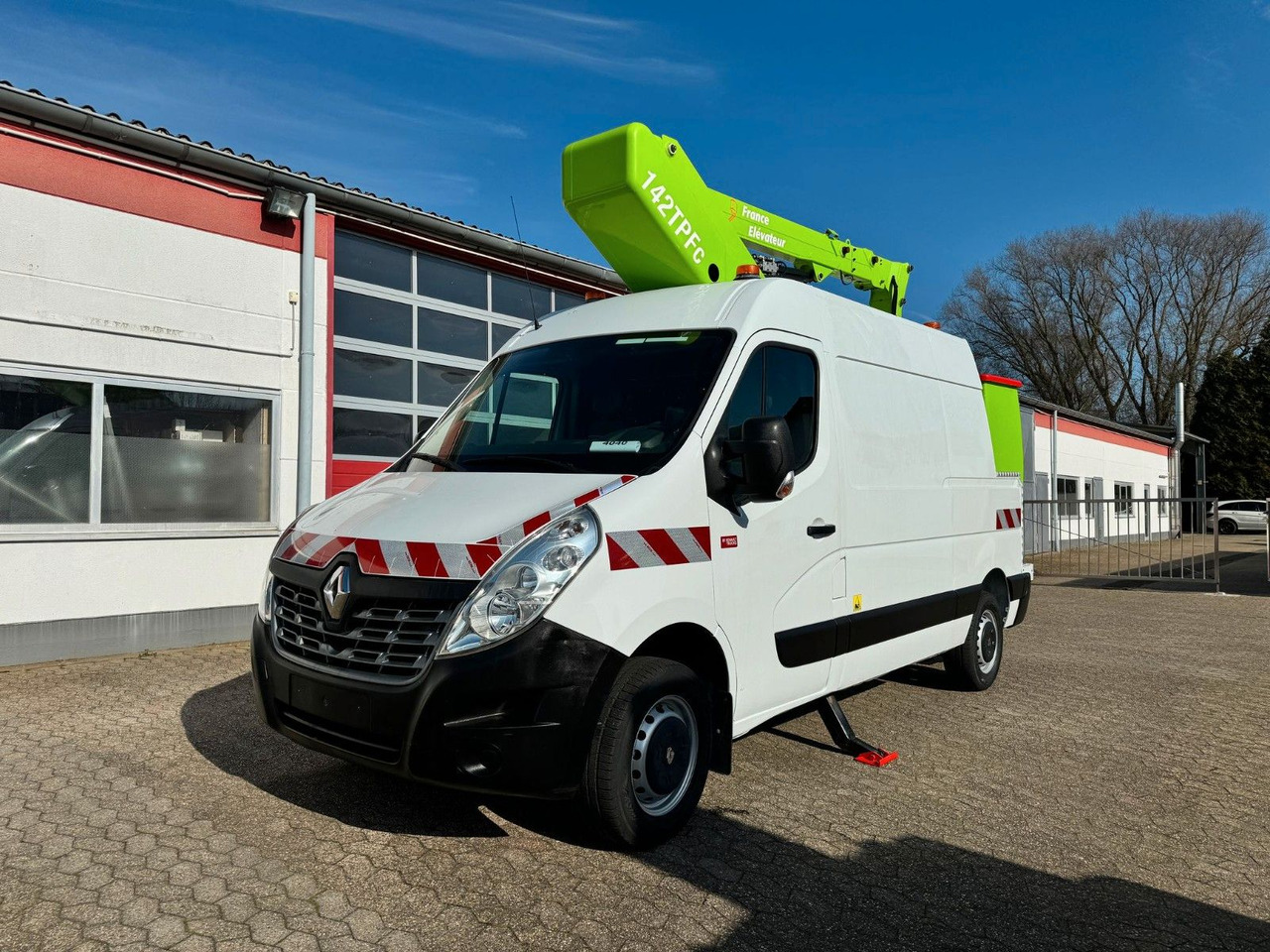 Renault Master Steiger France Elévateur 142 TPFc - Autobokštelio: foto 1 Renault Master Steiger France Elévateur 142 TPFc - Autobokštelio: foto 1