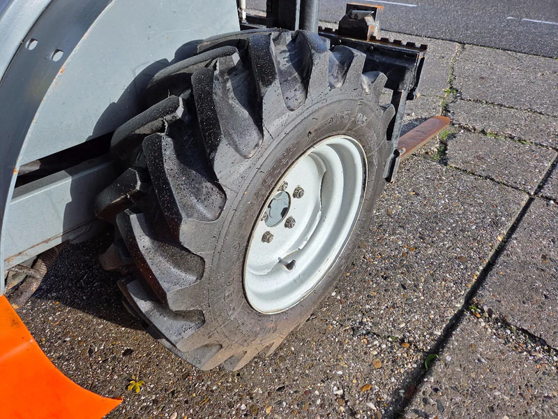 Dyzelinis krautuvas AUSA C150H 4WD heftruck met sideshift: foto 12 Dyzelinis krautuvas AUSA C150H 4WD heftruck met sideshift: foto 12