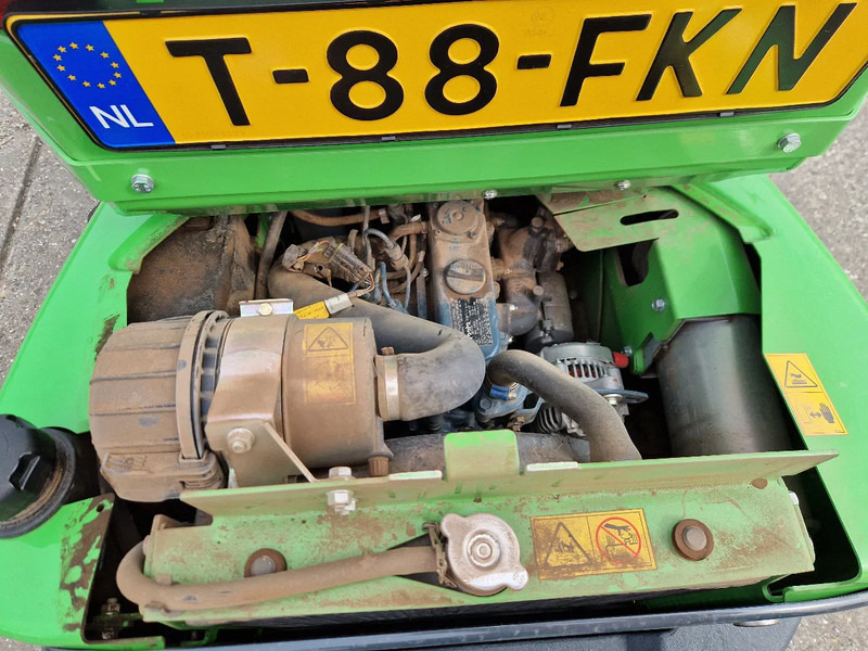 Avant M523 met 317 uur, in nieuwstaat!! - Vikšrinis mini krautuvas: foto 5 Avant M523 met 317 uur, in nieuwstaat!! - Vikšrinis mini krautuvas: foto 5