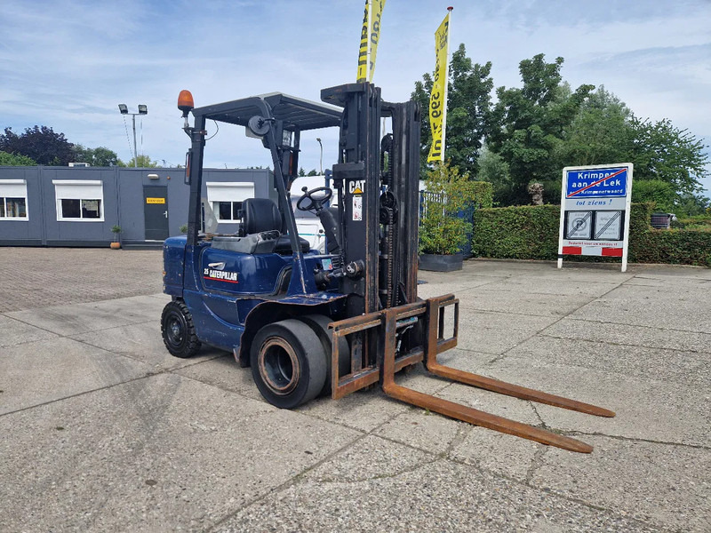Caterpillar DP25K met breed vorkenbord - Dyzelinis krautuvas: foto 2 Caterpillar DP25K met breed vorkenbord - Dyzelinis krautuvas: foto 2