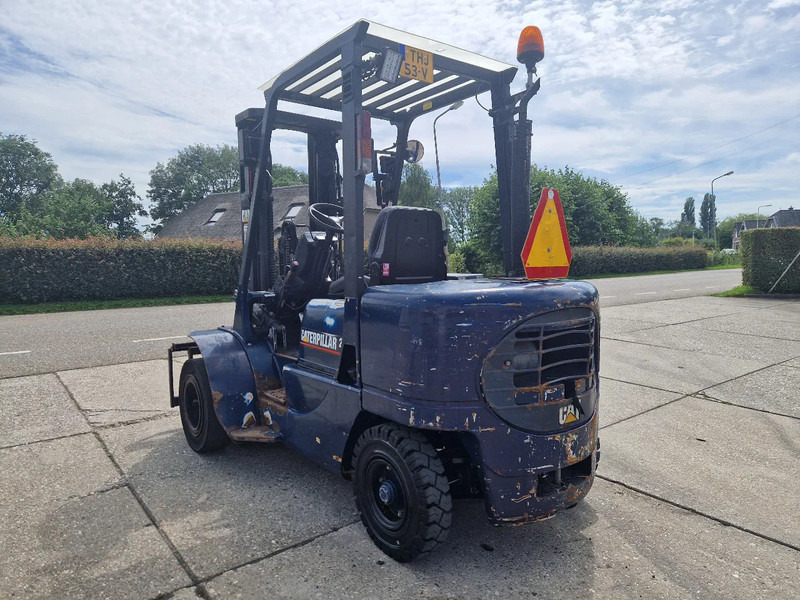 Caterpillar DP25K met breed vorkenbord - Dyzelinis krautuvas: foto 3 Caterpillar DP25K met breed vorkenbord - Dyzelinis krautuvas: foto 3