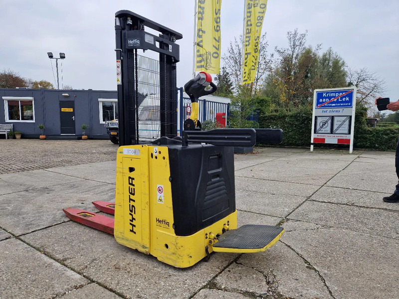 Hyster S1.5S elektrische stapelaar - Keltuvas: foto 3 Hyster S1.5S elektrische stapelaar - Keltuvas: foto 3
