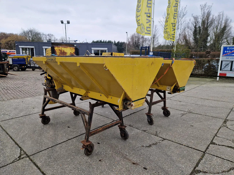 Jongerius 1000 droog zout strooier zo uit het werk! - Smėlio/ Druskos barstytuvas: foto 5 Jongerius 1000 droog zout strooier zo uit het werk! - Smėlio/ Druskos barstytuvas: foto 5