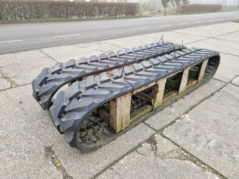 Komatsu nieuwe tracks t.b.v. PC75 tot PC88 - Vikšrai - Sunkvežimis: foto 1 Komatsu nieuwe tracks t.b.v. PC75 tot PC88 - Vikšrai - Sunkvežimis: foto 1