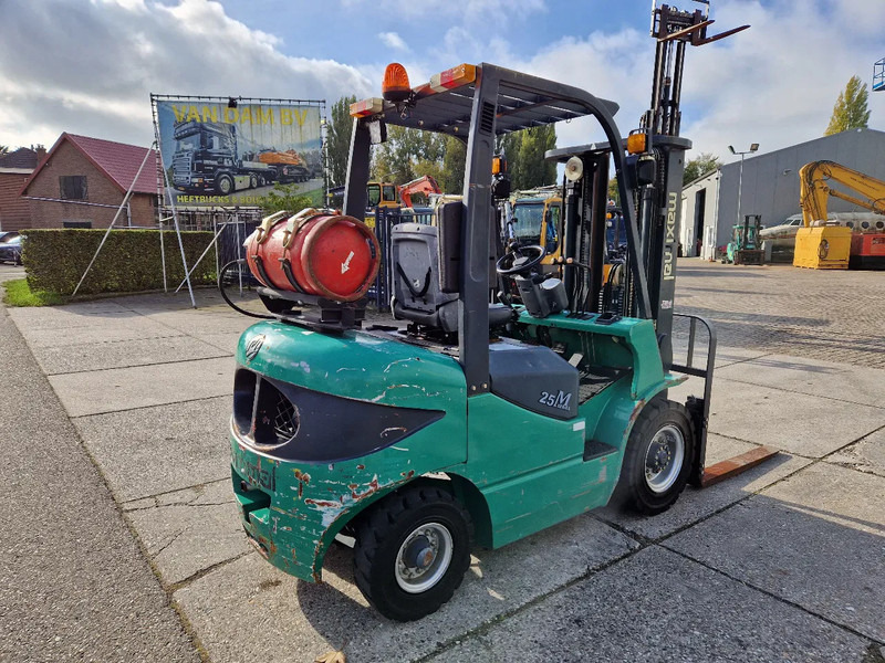 Maximal Nissan Zhejiang 2.5 ton LPG LOW HOURS - Dujinis krautuvas: foto 4 Maximal Nissan Zhejiang 2.5 ton LPG LOW HOURS - Dujinis krautuvas: foto 4