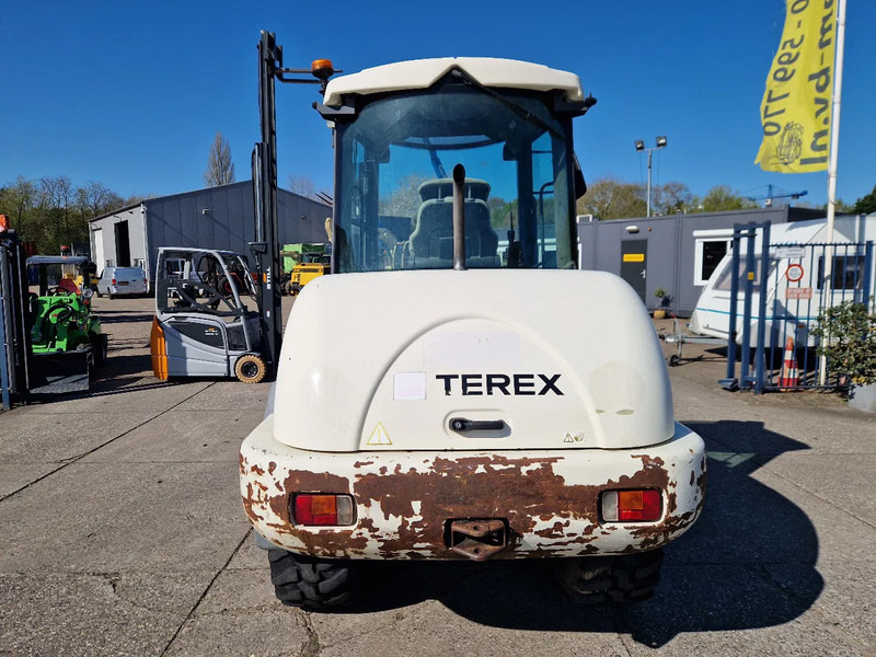 Terex TL80 palletvorken en 4in1-bak - Ratinis krautuvas: foto 3 Terex TL80 palletvorken en 4in1-bak - Ratinis krautuvas: foto 3