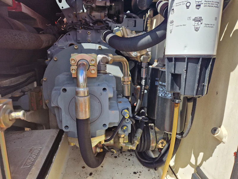 Terex TW160 inclusief kantelbak (1.98m.) - Ratinis ekskavatorius: foto 5 Terex TW160 inclusief kantelbak (1.98m.) - Ratinis ekskavatorius: foto 5