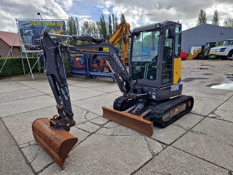 Volvo ECR25D met 2562 uur - Mini ekskavatorius: foto 1 Volvo ECR25D met 2562 uur - Mini ekskavatorius: foto 1