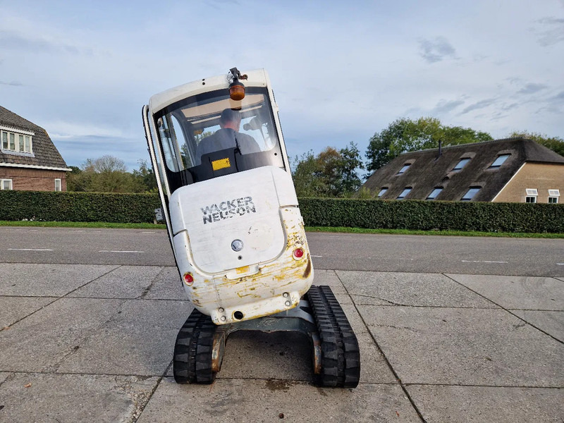 WACKER NEUSON 2404RD, kan op een berghelling draaien - Mini ekskavatorius: foto 2 WACKER NEUSON 2404RD, kan op een berghelling draaien - Mini ekskavatorius: foto 2