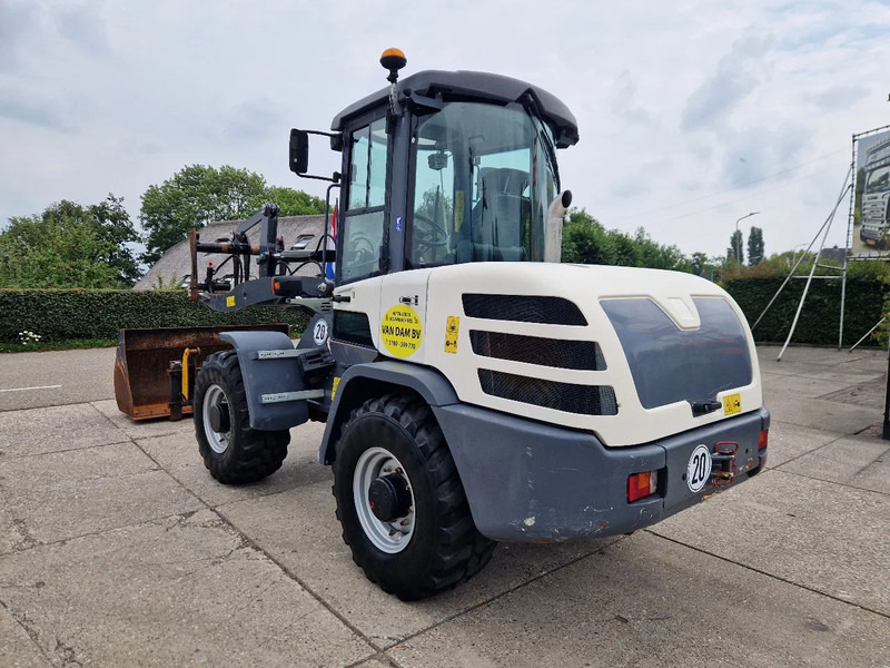Yanmar TL80 / Terex TL80 / Schaeff TL80 very low hours! - Ratinis krautuvas: foto 4 Yanmar TL80 / Terex TL80 / Schaeff TL80 very low hours! - Ratinis krautuvas: foto 4