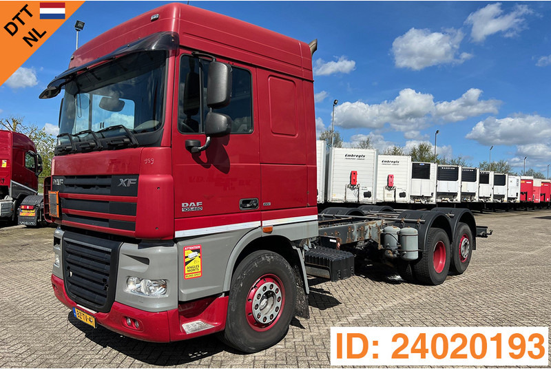DAF XF105.460 Space Cab* - Važiuoklės sunkvežimis: foto 1 DAF XF105.460 Space Cab* - Važiuoklės sunkvežimis: foto 1