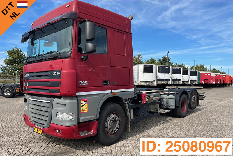 DAF XF105.460 Space Cab - Važiuoklės sunkvežimis: foto 1 DAF XF105.460 Space Cab - Važiuoklės sunkvežimis: foto 1