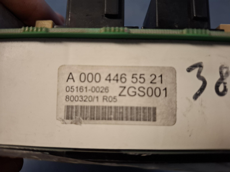 Mercedes-Benz A0004465521 Toerenteller A0004465521 - Prietaisų skydas - Sunkvežimis: foto 4 Mercedes-Benz A0004465521 Toerenteller A0004465521 - Prietaisų skydas - Sunkvežimis: foto 4