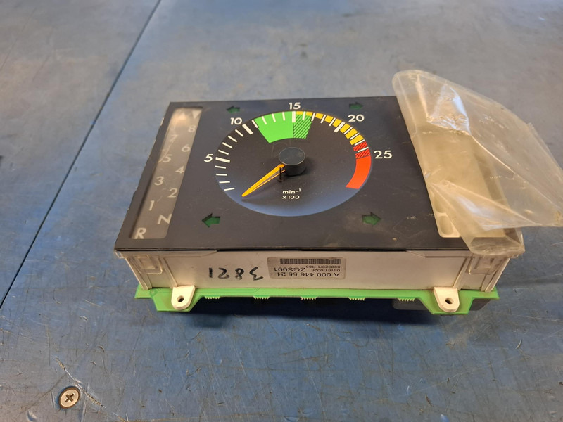 Mercedes-Benz A0004465521 Toerenteller A0004465521 - Prietaisų skydas - Sunkvežimis: foto 1 Mercedes-Benz A0004465521 Toerenteller A0004465521 - Prietaisų skydas - Sunkvežimis: foto 1