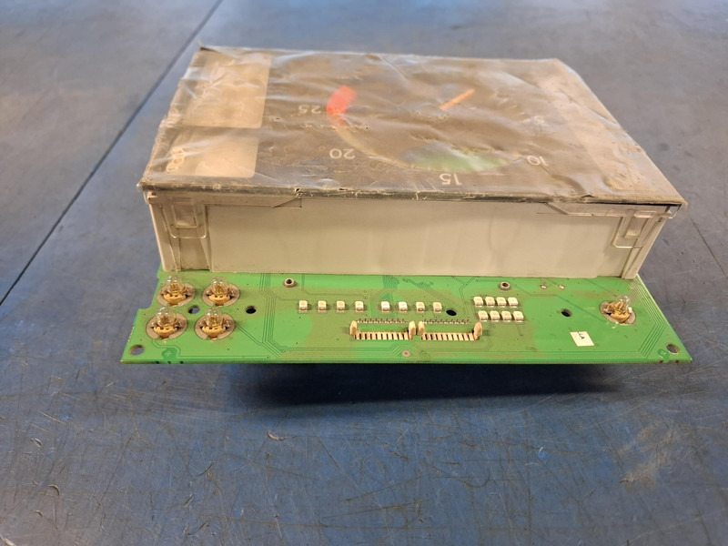 Mercedes-Benz A0004465521 Toerenteller A0004465521 - Prietaisų skydas - Sunkvežimis: foto 3 Mercedes-Benz A0004465521 Toerenteller A0004465521 - Prietaisų skydas - Sunkvežimis: foto 3